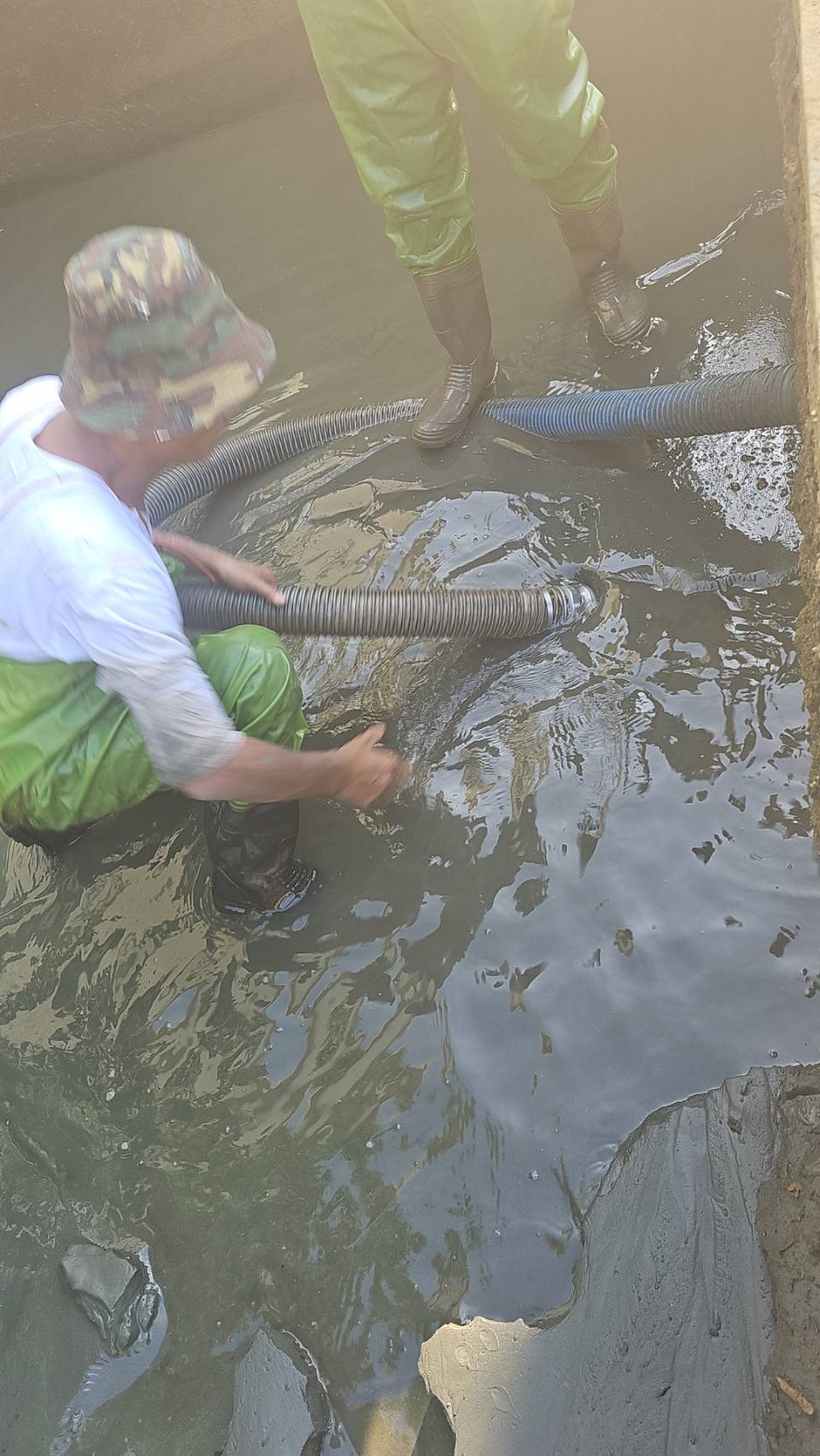 吸泥半拖車/抽汙泥