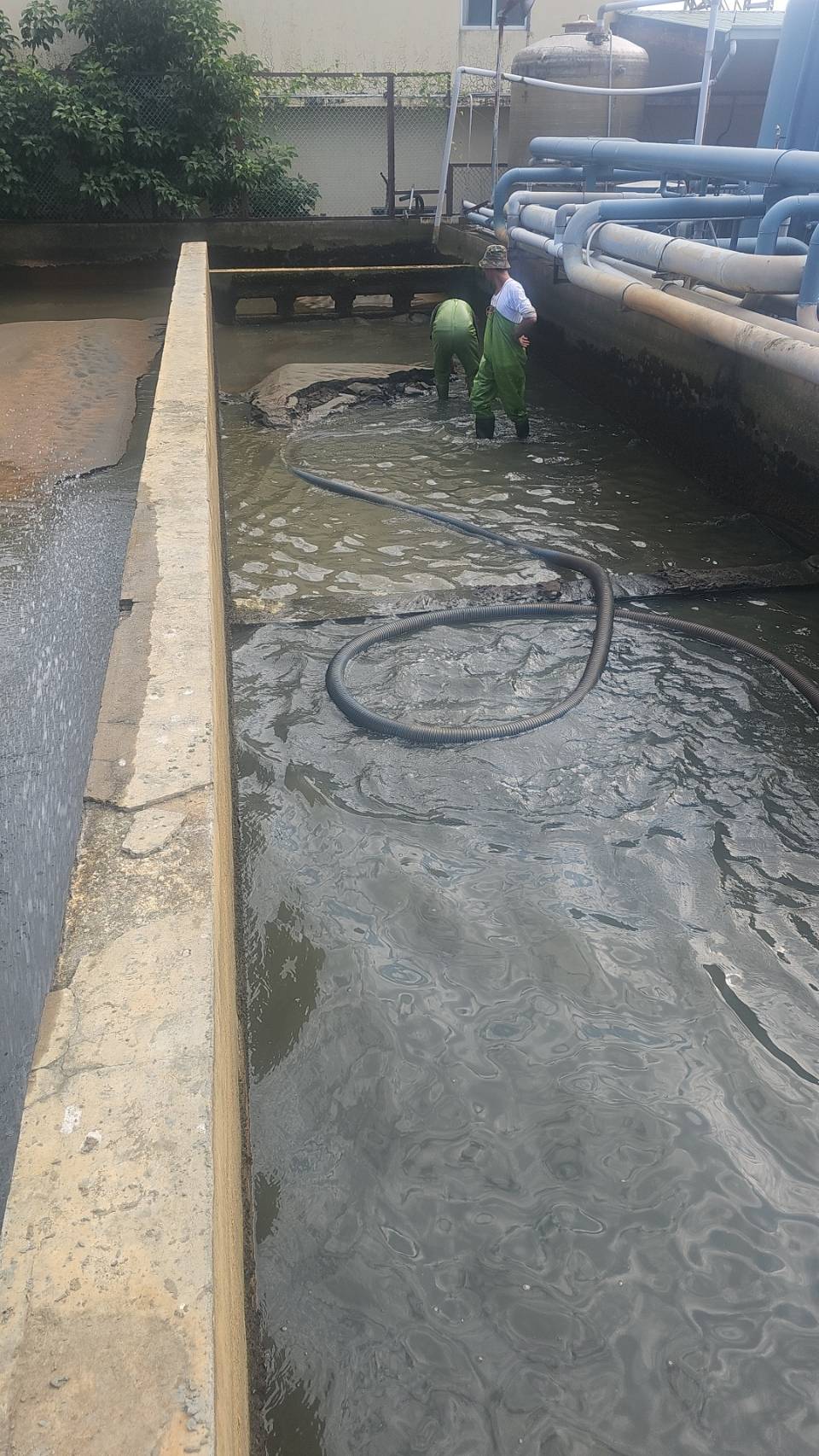 吸泥半拖車/抽汙泥