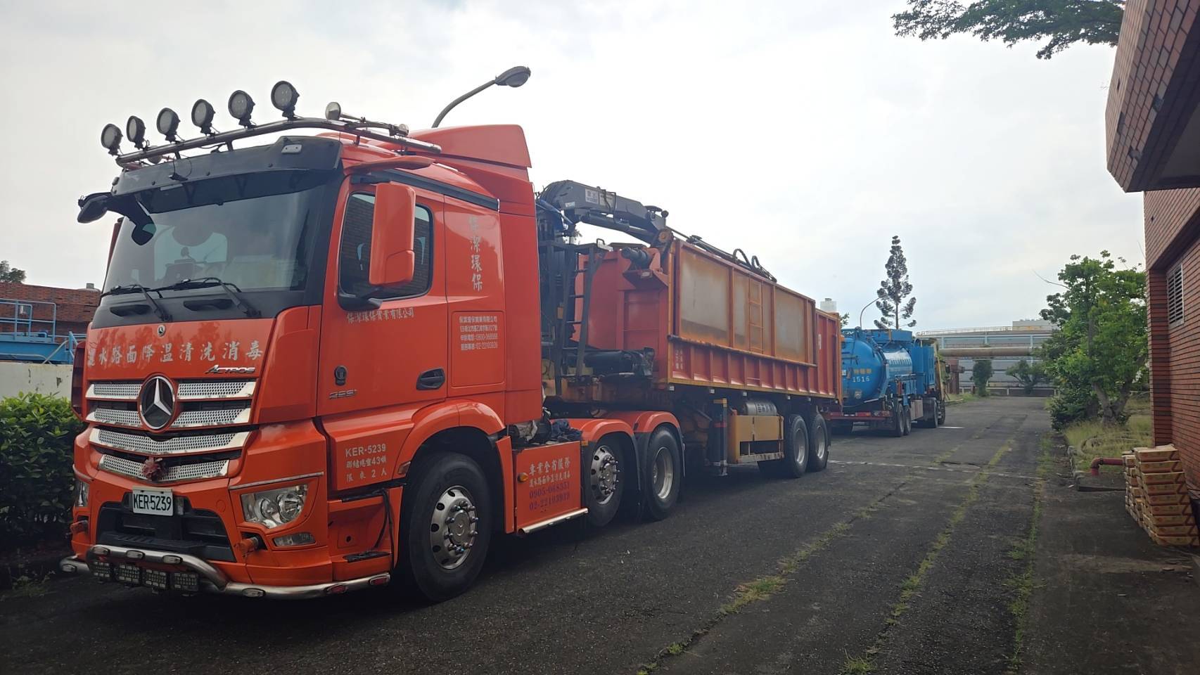 高雄沿海工業污水處理廠抽汚泥